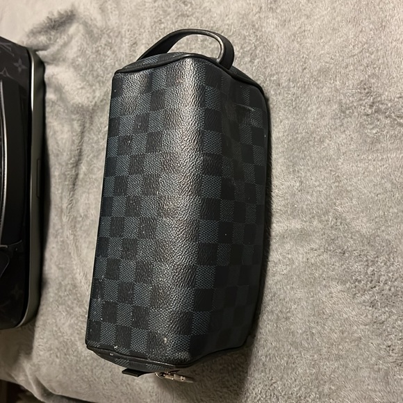 Louis Vuitton Dopp Kitt Toliet Pouch - Picture 4 of 5